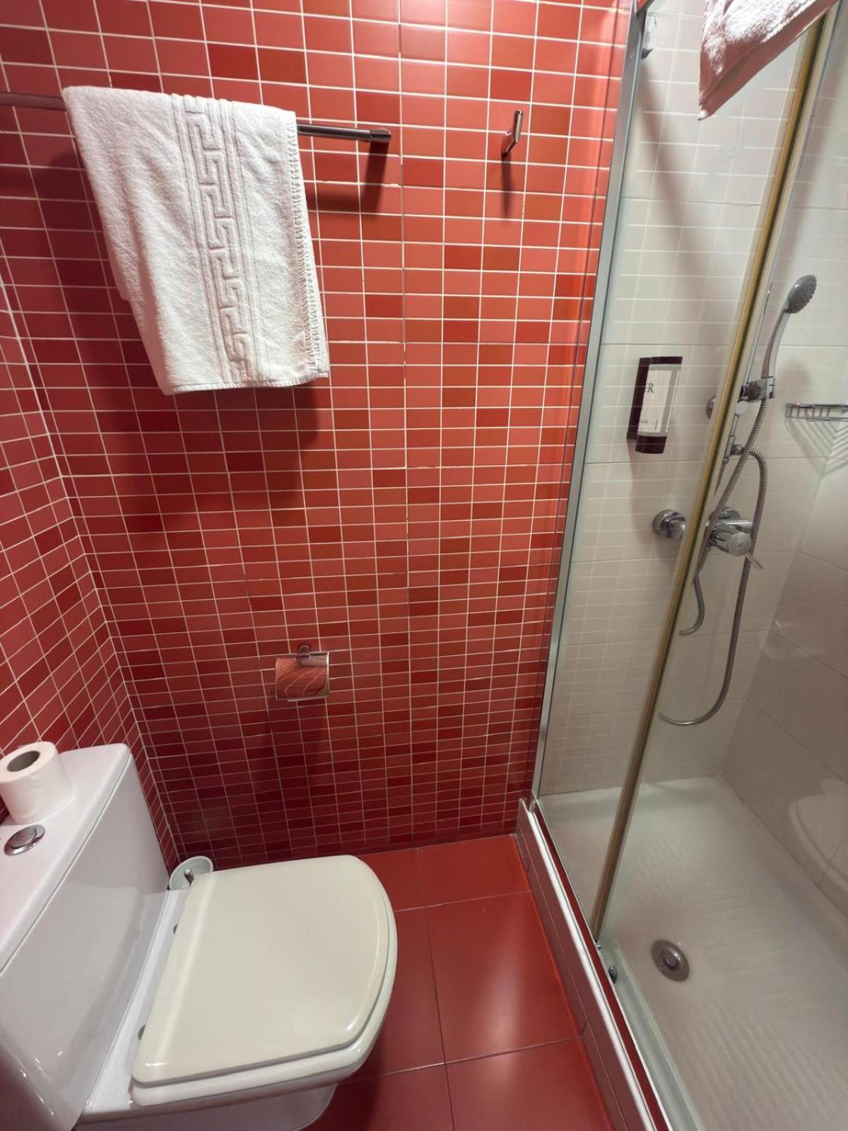 Superior Single Room with Private Bathroom